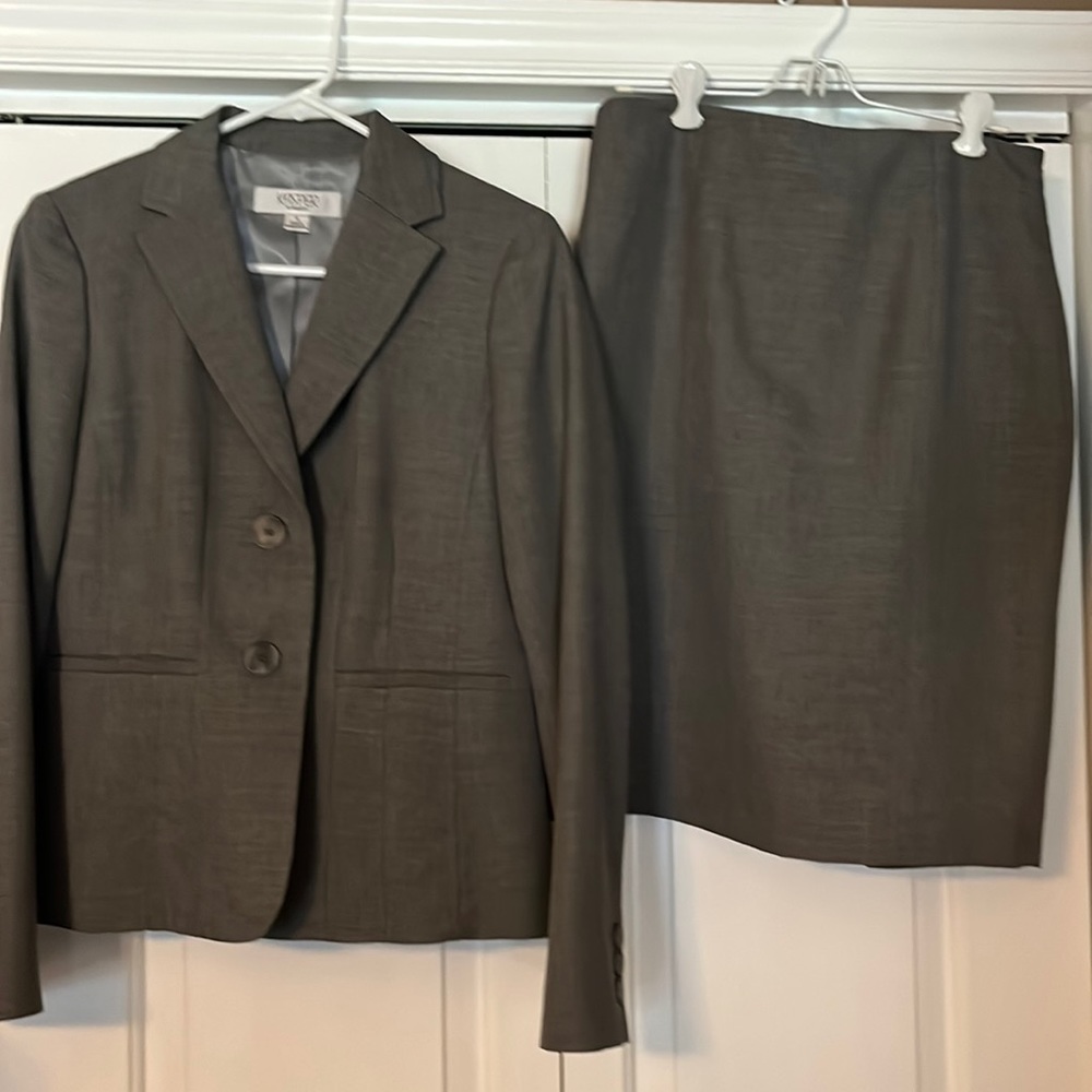 Kasper suit